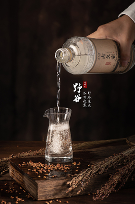 光影釀醇香 大橋白酒的產品攝影美學
